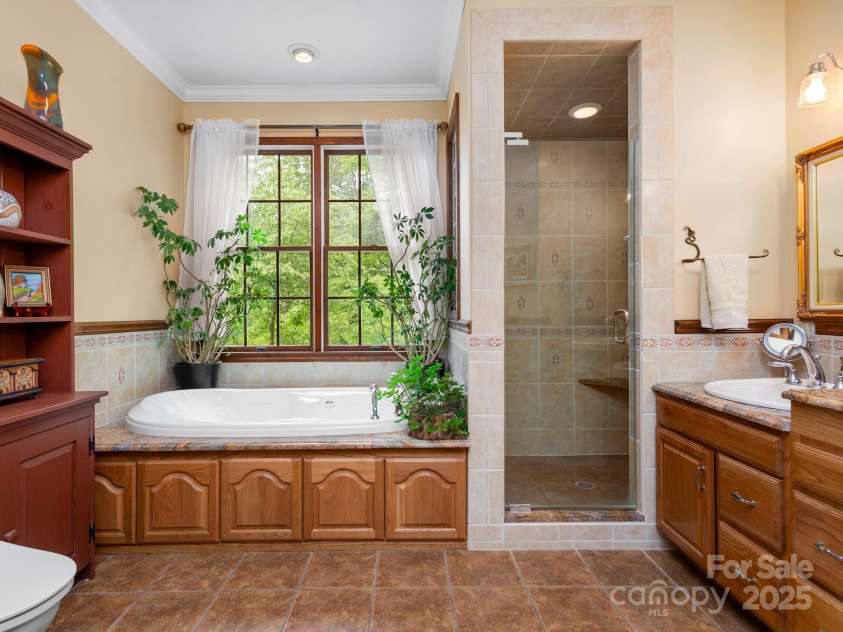 116 Sams Branch Road, Candler, NC 28715.  MLS# CAR4137587, YatesRealty ID 3165. 