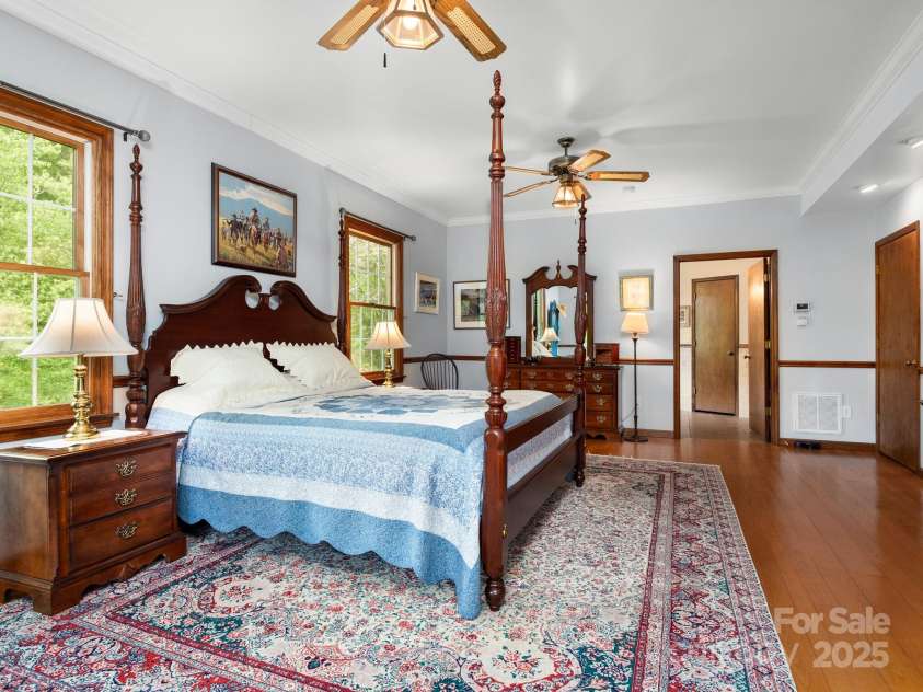 116 Sams Branch Road, Candler, NC 28715.  MLS# CAR4137587, YatesRealty ID 3165. Ensuite access to bath