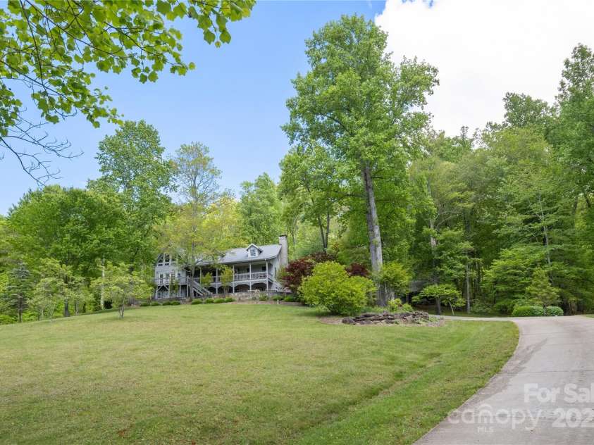 116 Sams Branch Road, Candler, NC 28715.  MLS# CAR4137587, YatesRealty ID 3165. Make this Candler estate home yours! 