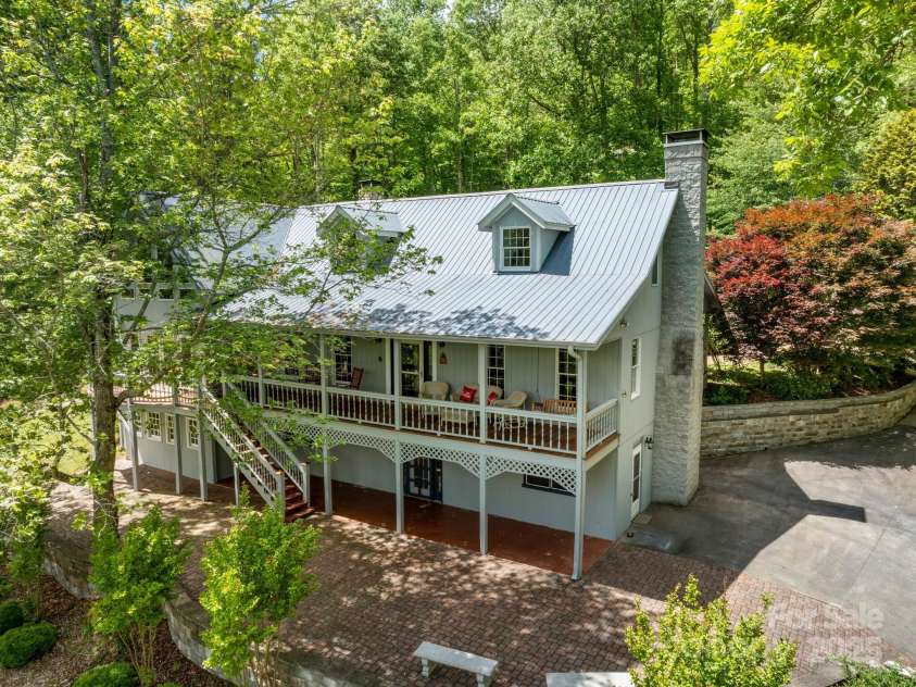 116 Sams Branch Road, Candler, NC 28715.  MLS# CAR4137587, YatesRealty ID 3165. Solid build with metal roof