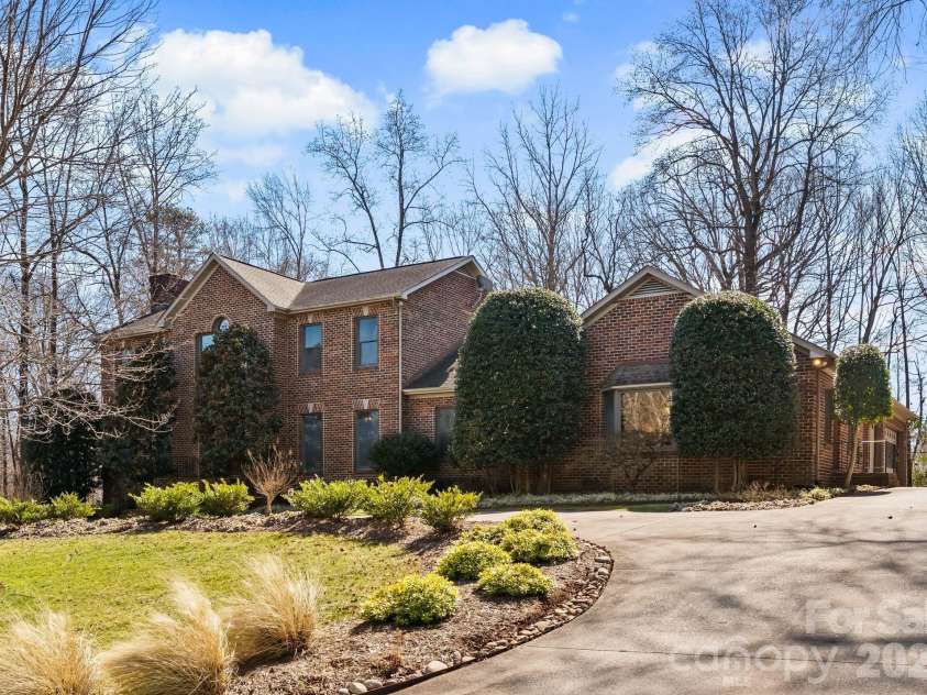 5030 Samuel Pinckney Drive, Belmont, NC 28012.  MLS# CAR4353587, YatesRealty ID 3165. 