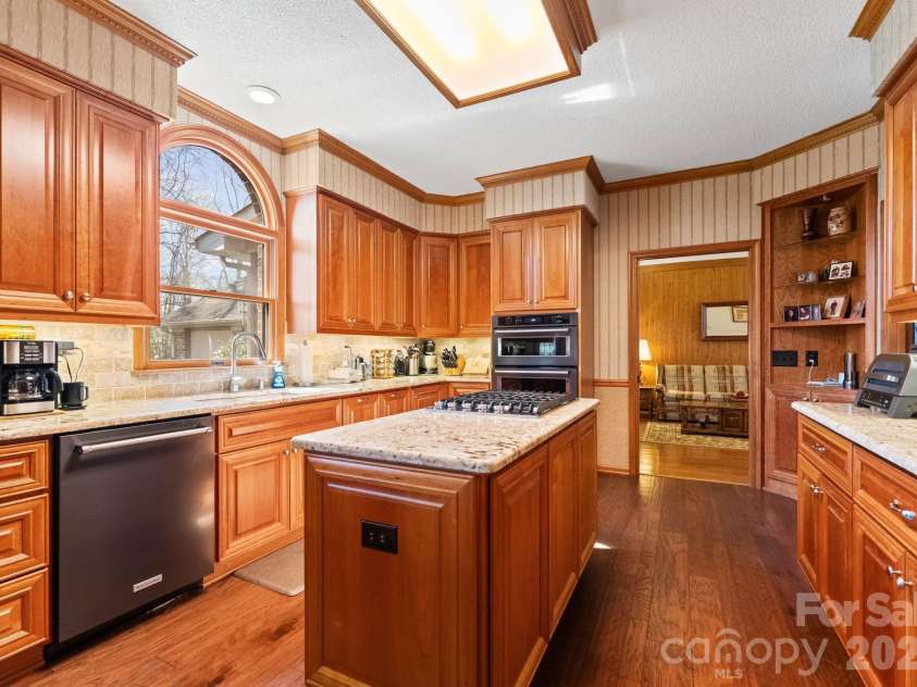 5030 Samuel Pinckney Drive, Belmont, NC 28012.  MLS# CAR4353587, YatesRealty ID 3165. 