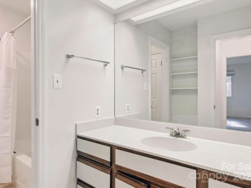 217 Cheyenne Court, Asheville, NC 28803.  MLS# CAR4230439, YatesRealty ID 31650. 
