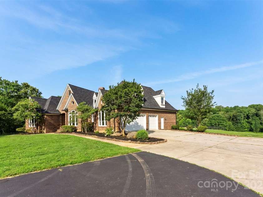 929 Blacksnake Road, Stanley, NC 28164.  MLS# CAR4276028, YatesRealty ID 31651. 