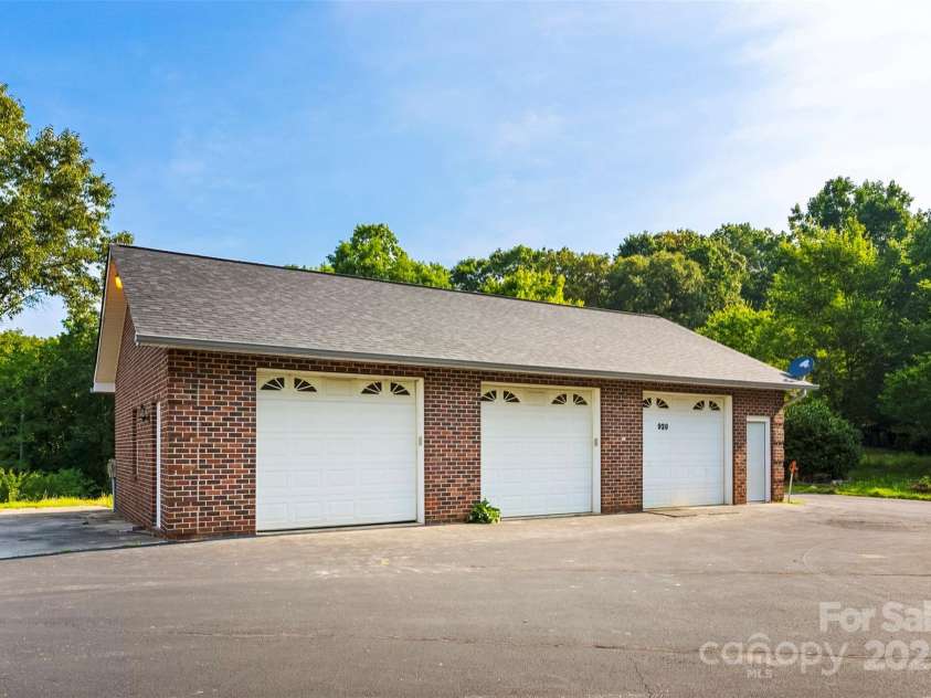 929 Blacksnake Road, Stanley, NC 28164.  MLS# CAR4276028, YatesRealty ID 31651. 