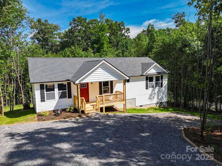 74 Carolyn Drive, Candler, NC 28715.  MLS# CAR4275425, YatesRealty ID 31652. 