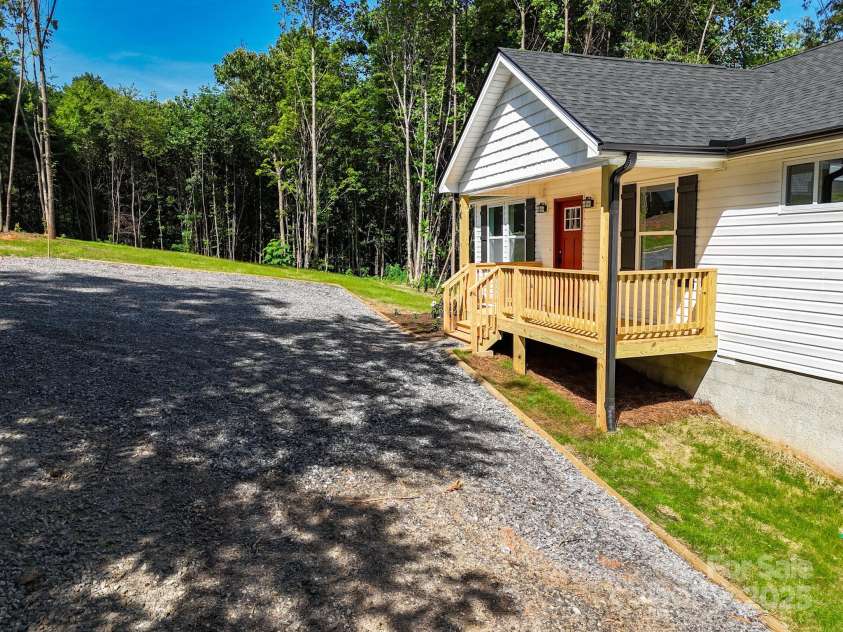 74 Carolyn Drive, Candler, NC 28715.  MLS# CAR4275425, YatesRealty ID 31652. 