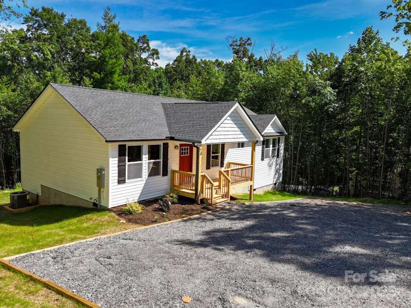 74 Carolyn Drive, Candler, NC 28715.  MLS# CAR4275425, YatesRealty ID 31652. 