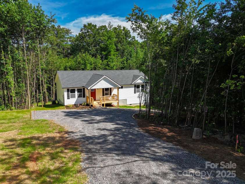 74 Carolyn Drive, Candler, NC 28715.  MLS# CAR4275425, YatesRealty ID 31652. 