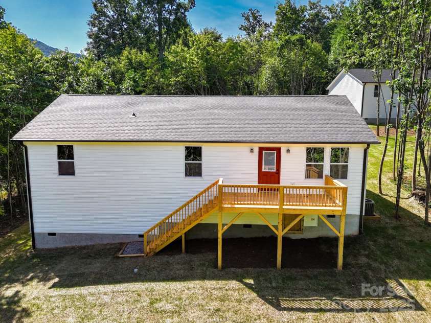 74 Carolyn Drive, Candler, NC 28715.  MLS# CAR4275425, YatesRealty ID 31652. 