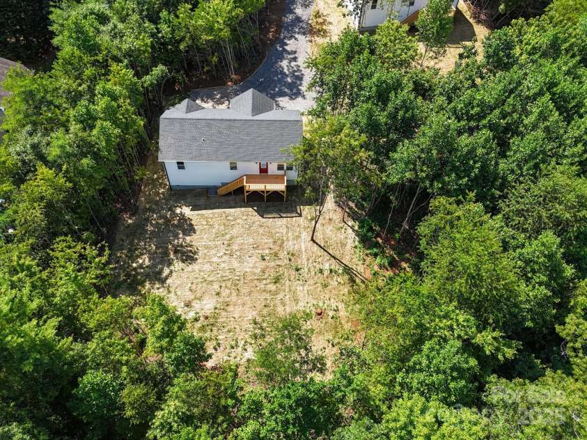 74 Carolyn Drive, Candler, NC 28715.  MLS# CAR4275425, YatesRealty ID 31652. 