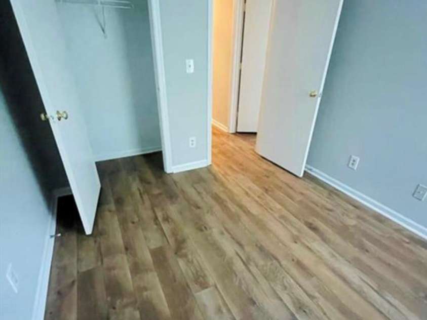 1624 Arlyn Circle, Charlotte, NC 28213.  MLS# CAR4263857, YatesRealty ID 31653. 