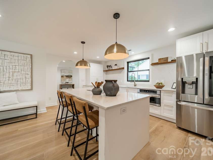 2528 Providence Road, Charlotte, NC 28211.  MLS# CAR4389120, YatesRealty ID 31654. 