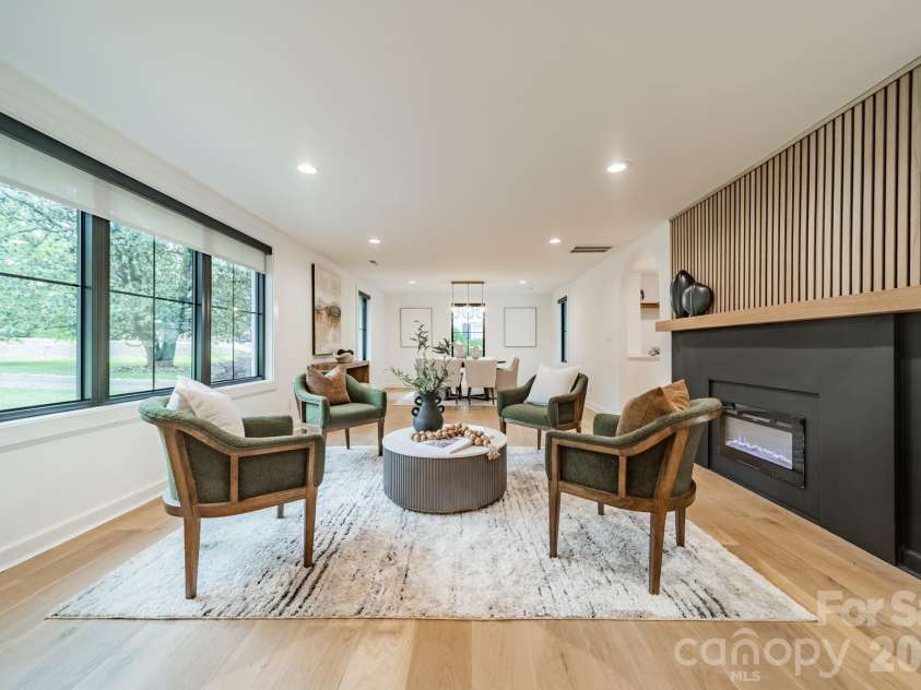 2528 Providence Road, Charlotte, NC 28211.  MLS# CAR4389120, YatesRealty ID 31654. 