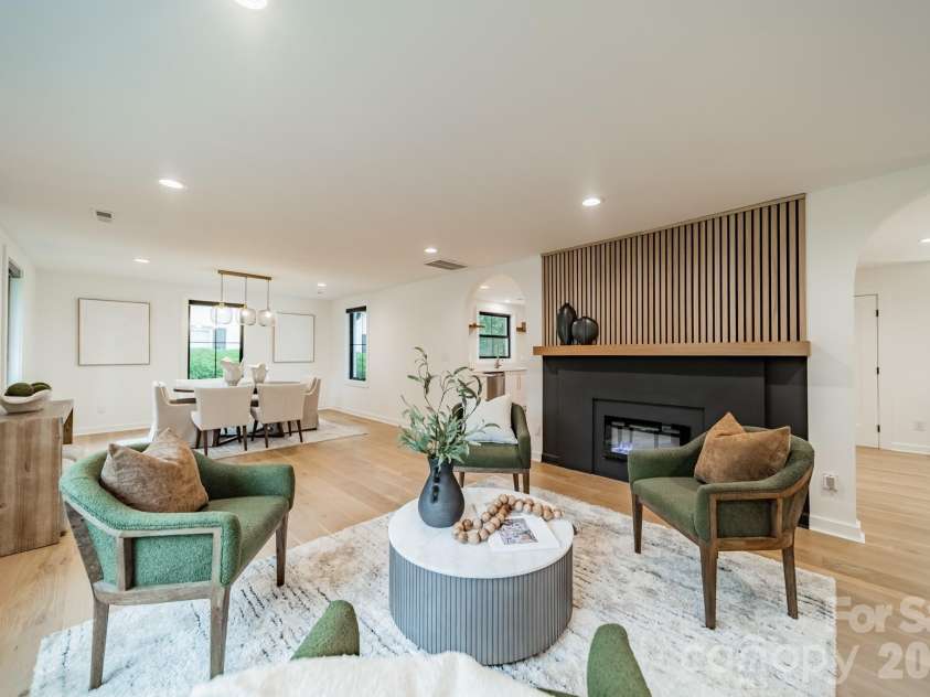 2528 Providence Road, Charlotte, NC 28211.  MLS# CAR4389120, YatesRealty ID 31654. 
