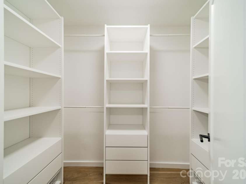 2528 Providence Road, Charlotte, NC 28211.  MLS# CAR4389120, YatesRealty ID 31654. 