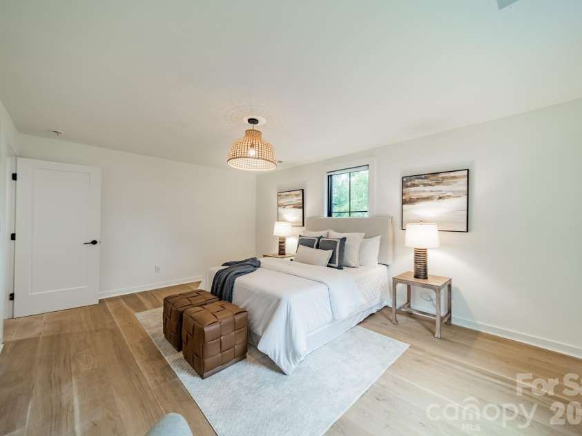 2528 Providence Road, Charlotte, NC 28211.  MLS# CAR4389120, YatesRealty ID 31654. 