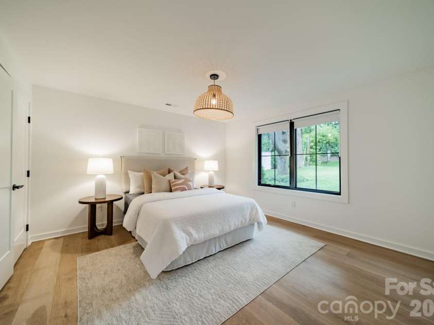 2528 Providence Road, Charlotte, NC 28211.  MLS# CAR4389120, YatesRealty ID 31654. 