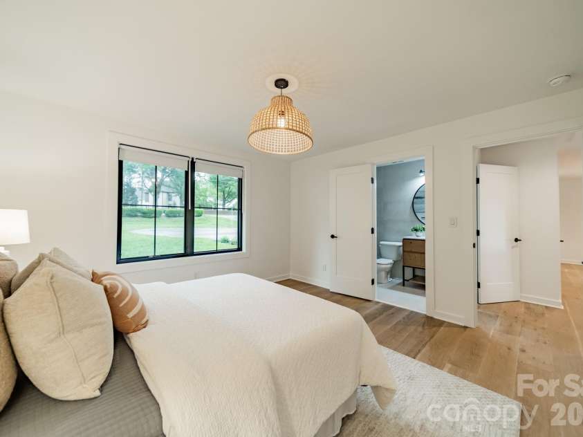 2528 Providence Road, Charlotte, NC 28211.  MLS# CAR4389120, YatesRealty ID 31654. 