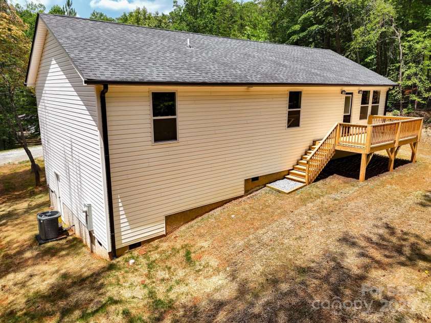 320 Haven Ridge Lane, Marion, NC 28752.  MLS# CAR4259069, YatesRealty ID 31654. 