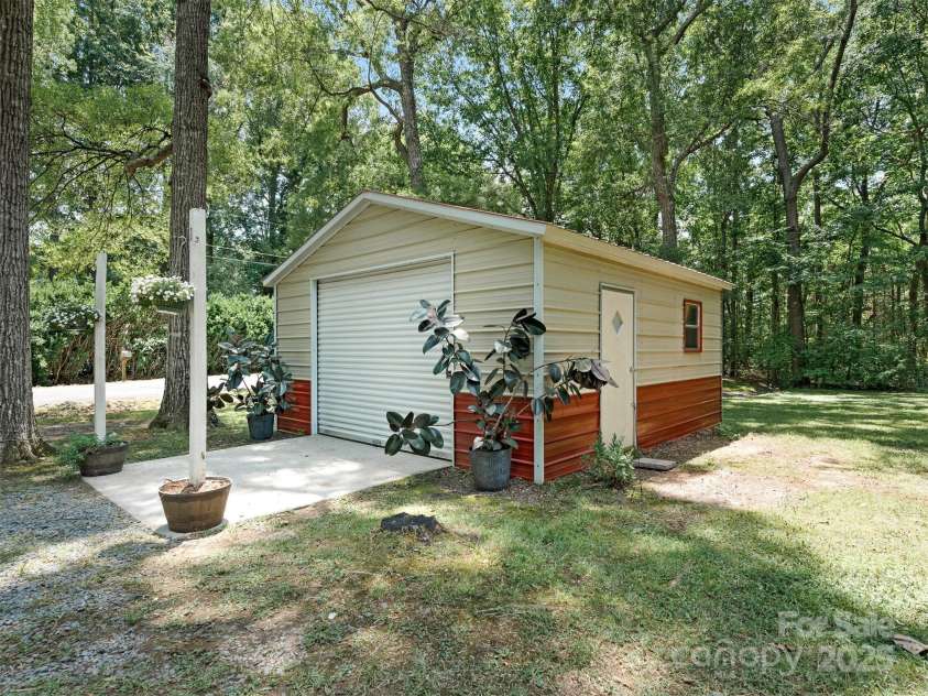 109 Carter Road, Monroe, NC 28110.  MLS# CAR4278700, YatesRealty ID 31656. 