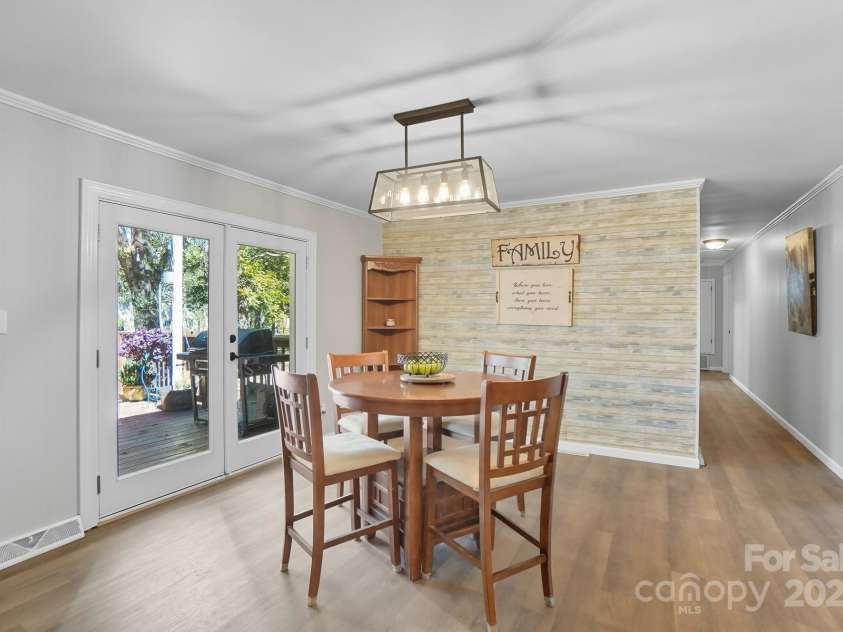 109 Carter Road, Monroe, NC 28110.  MLS# CAR4312358, YatesRealty ID 31656. Dining room