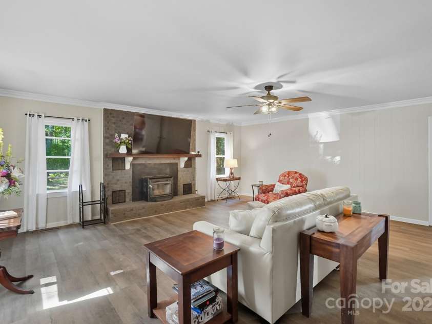 109 Carter Road, Monroe, NC 28110.  MLS# CAR4312358, YatesRealty ID 31656. Family room 