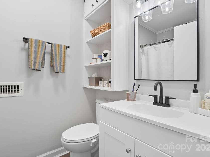 109 Carter Road, Monroe, NC 28110.  MLS# CAR4312358, YatesRealty ID 31656. Hall bathroom