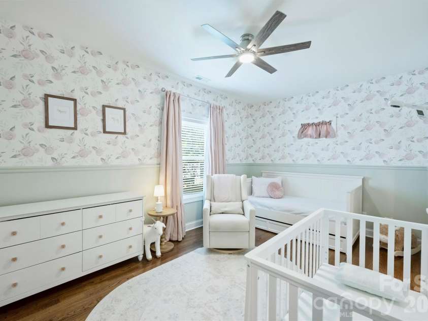 1617 Hawthorne Lane, Charlotte, NC 28205.  MLS# CAR4383885, YatesRealty ID 31657. Bedroom