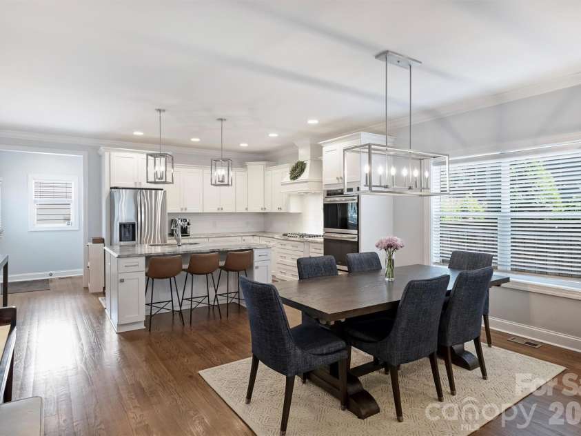 1617 Hawthorne Lane, Charlotte, NC 28205.  MLS# CAR4383885, YatesRealty ID 31657. Dining Area