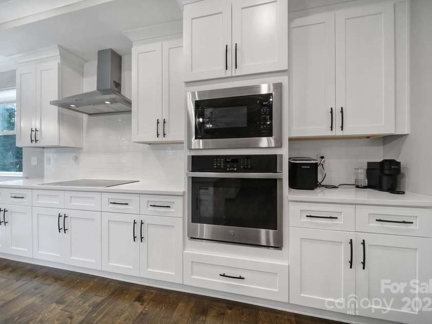 107 Collins Grove Court, Mooresville, NC 28115.  MLS# CAR4281095, YatesRealty ID 31658. Kitchen