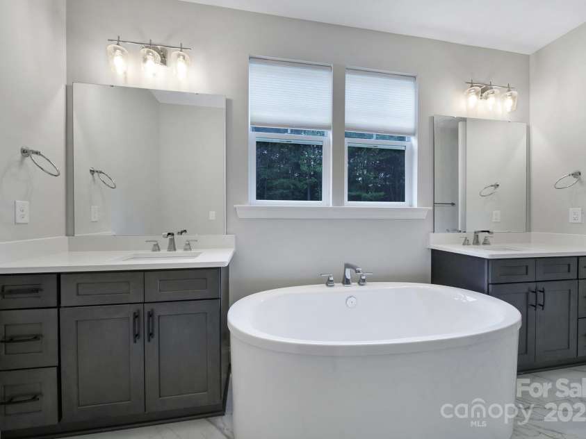 107 Collins Grove Court, Mooresville, NC 28115.  MLS# CAR4281095, YatesRealty ID 31658. Primary Bathroom