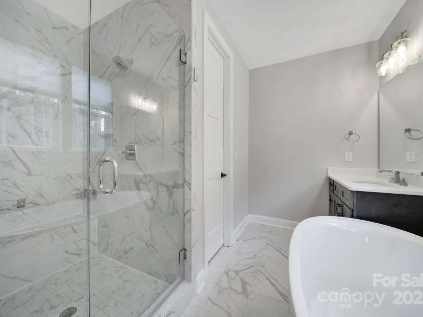 107 Collins Grove Court, Mooresville, NC 28115.  MLS# CAR4281095, YatesRealty ID 31658. Primary Bathroom
