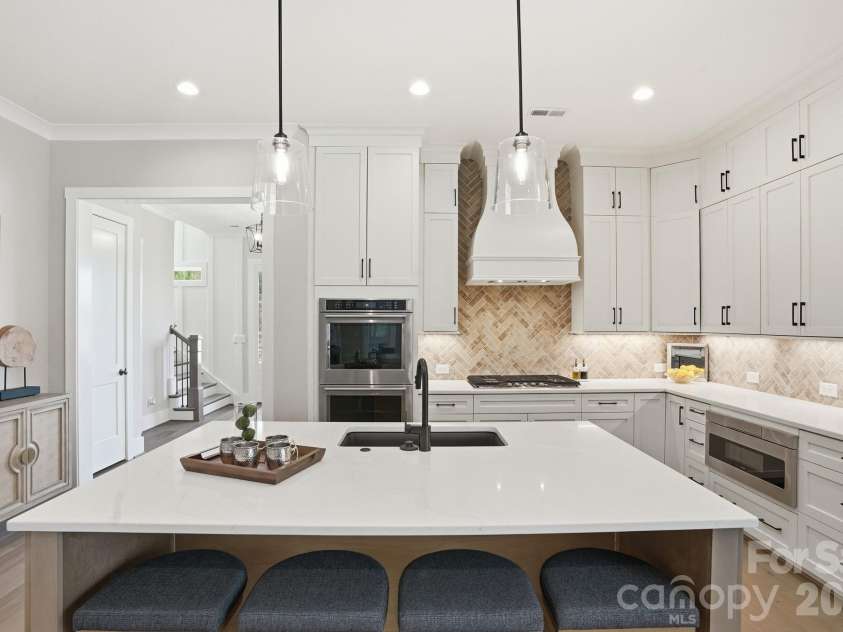 19024 Newburg Hill Road, Davidson, NC 28036.  MLS# CAR4409824, YatesRealty ID 31658. 