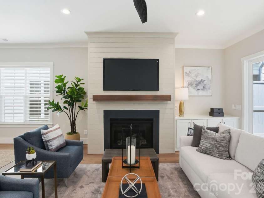 19024 Newburg Hill Road, Davidson, NC 28036.  MLS# CAR4409824, YatesRealty ID 31658. 