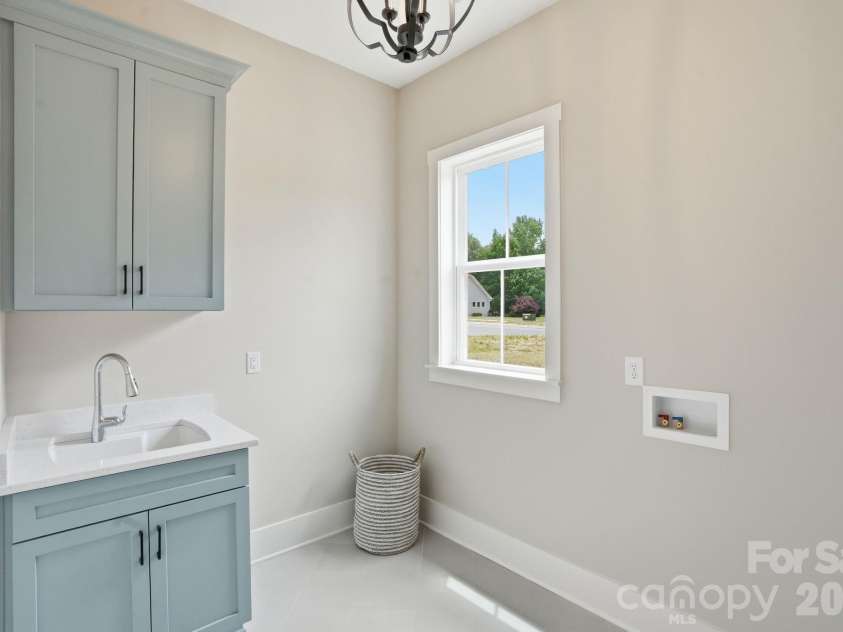19024 Newburg Hill Road, Davidson, NC 28036.  MLS# CAR4409824, YatesRealty ID 31658. 