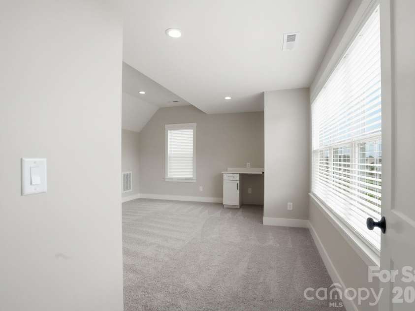 19024 Newburg Hill Road, Davidson, NC 28036.  MLS# CAR4409824, YatesRealty ID 31658. 