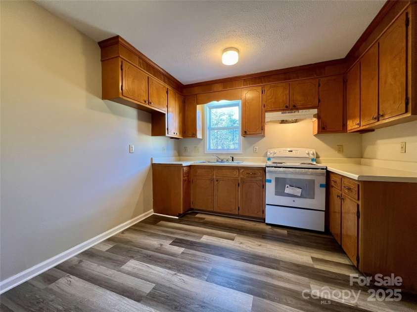 1 Wesley Branch Road, Asheville, NC 28806.  MLS# CAR4272637, YatesRealty ID 31659. 