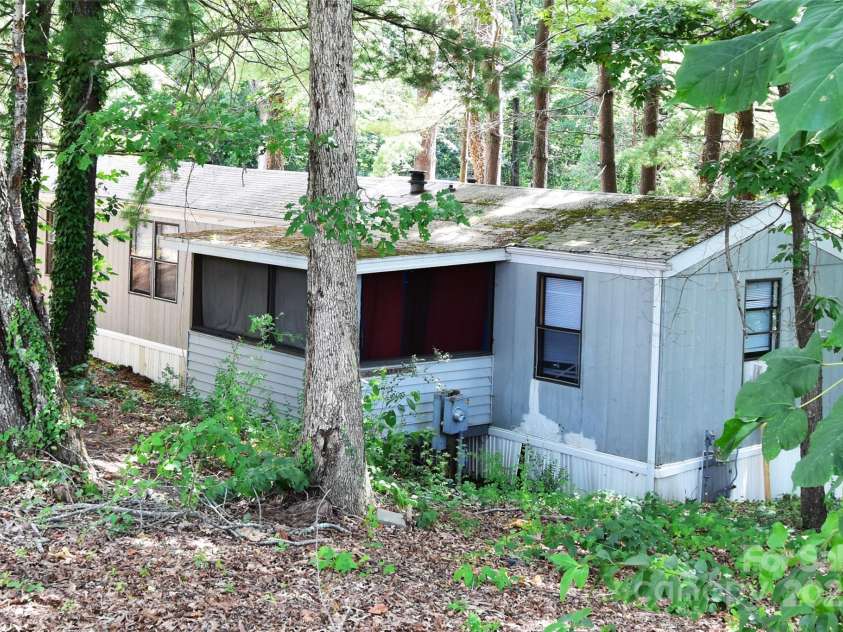 295 Asbury Road, Candler, NC 28715.  MLS# CAR4308375, YatesRealty ID 3166. 