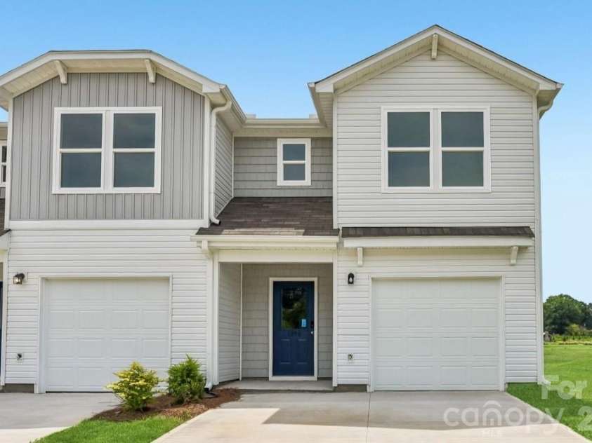3050 Oaksmere Drive, Spartanburg, SC 29307.  MLS# CAR4391520, YatesRealty ID 31661. 