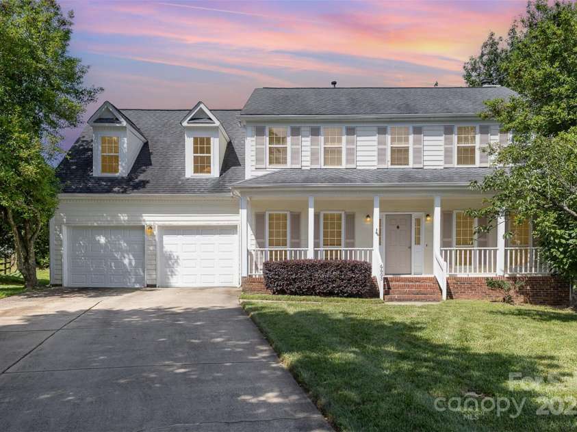 6603 Brenock Lane, Charlotte, NC 28269.  MLS# CAR4273571, YatesRealty ID 31661. 