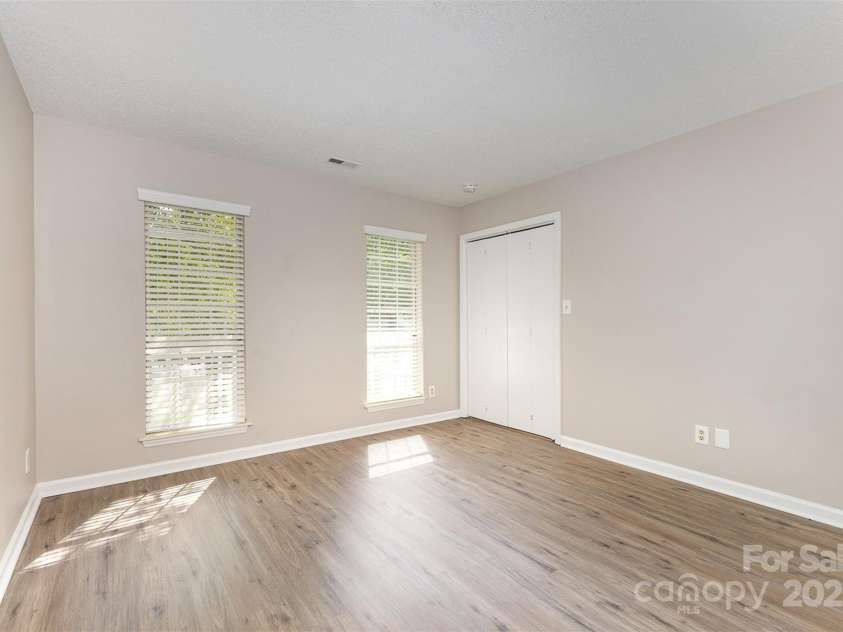 6603 Brenock Lane, Charlotte, NC 28269.  MLS# CAR4273571, YatesRealty ID 31661. 