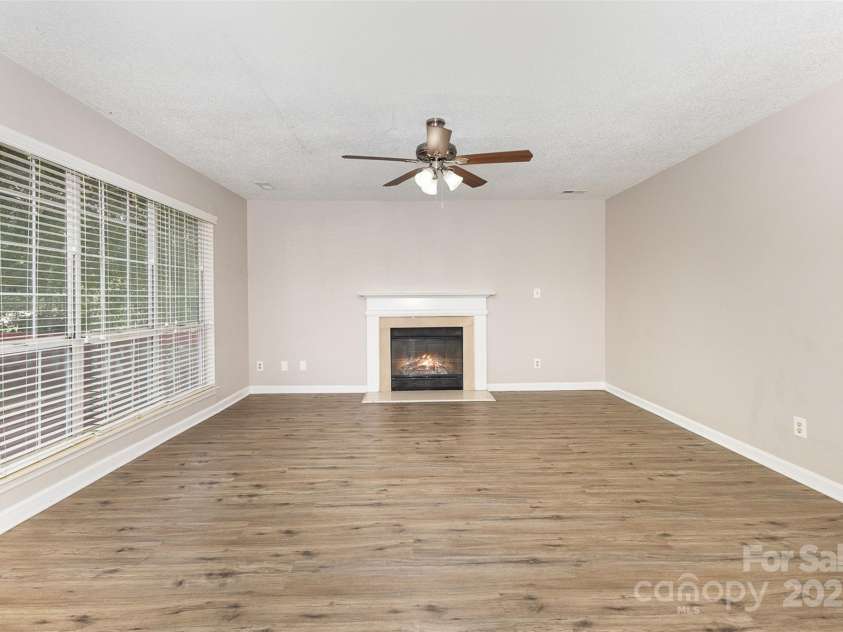 6603 Brenock Lane, Charlotte, NC 28269.  MLS# CAR4273571, YatesRealty ID 31661. 