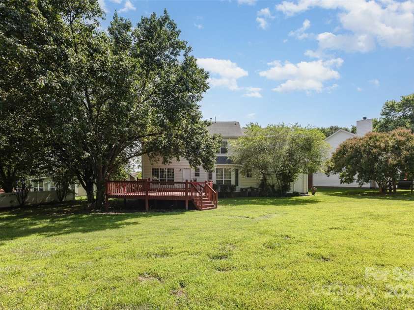 6603 Brenock Lane, Charlotte, NC 28269.  MLS# CAR4273571, YatesRealty ID 31661. 