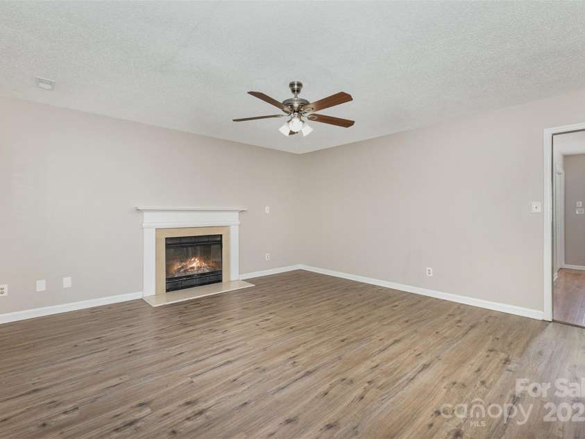 6603 Brenock Lane, Charlotte, NC 28269.  MLS# CAR4273571, YatesRealty ID 31661. 