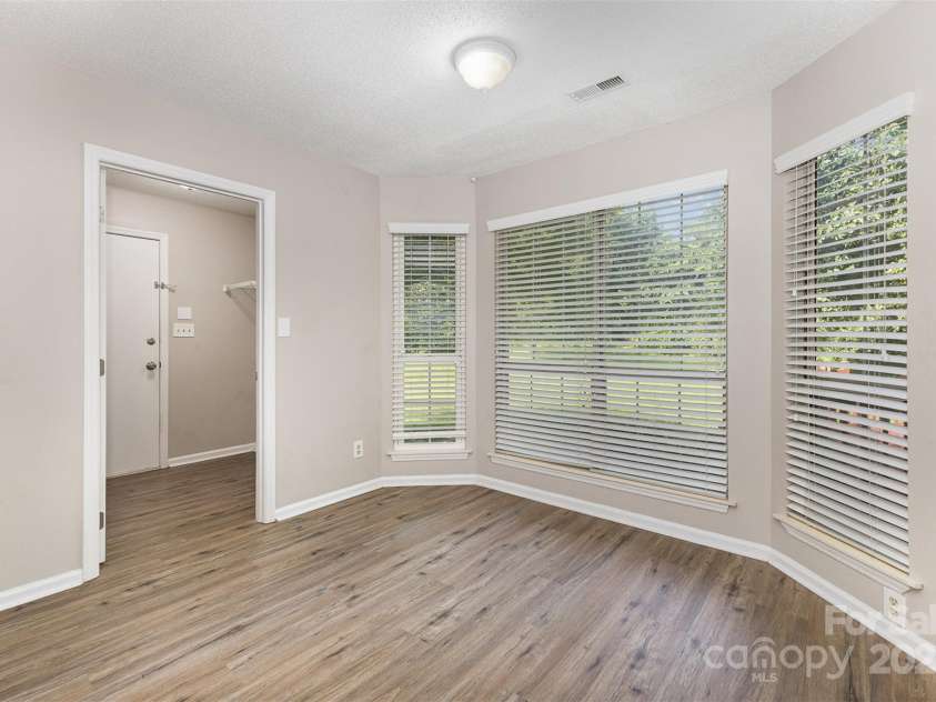 6603 Brenock Lane, Charlotte, NC 28269.  MLS# CAR4273571, YatesRealty ID 31661. 