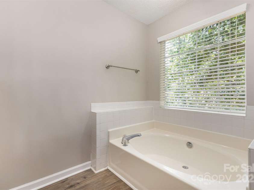 6603 Brenock Lane, Charlotte, NC 28269.  MLS# CAR4273571, YatesRealty ID 31661. 