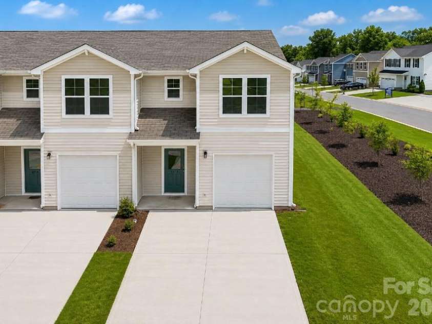6010 Tavener Drive, Spartanburg, SC 29307.  MLS# CAR4391915, YatesRealty ID 31662. 