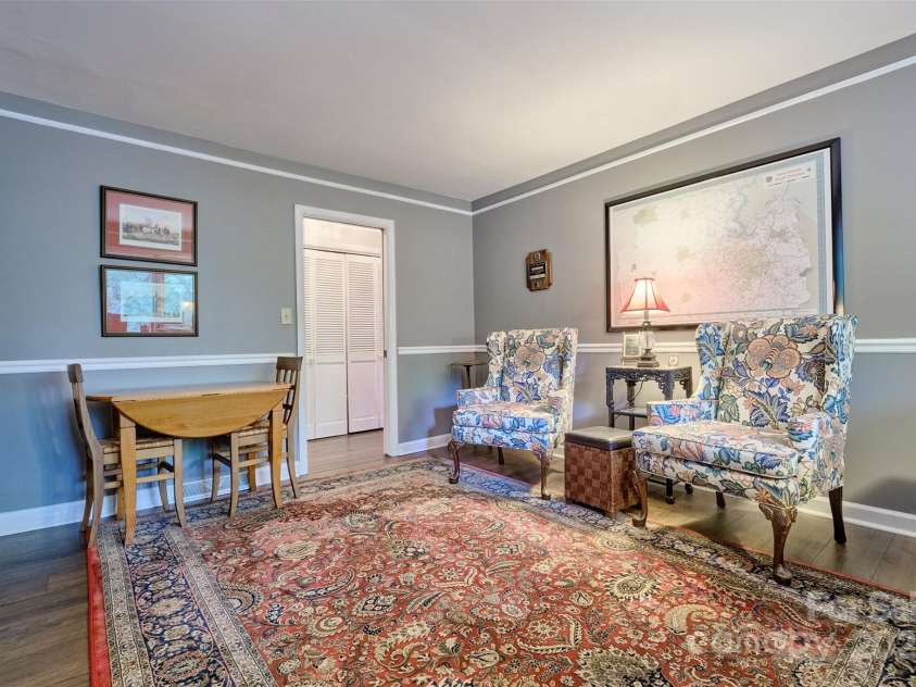 17 Heritage Drive, Lake Wylie, SC 29710.  MLS# CAR4276829, YatesRealty ID 31664. Additional view of sitting room