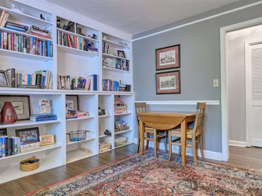 17 Heritage Drive, Lake Wylie, SC 29710.  MLS# CAR4276829, YatesRealty ID 31664. Built ins to house your personal library